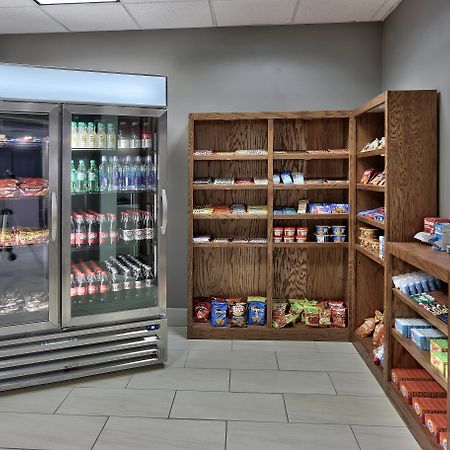Holiday Inn Express & Suites Portales By Ihg Экстерьер фото