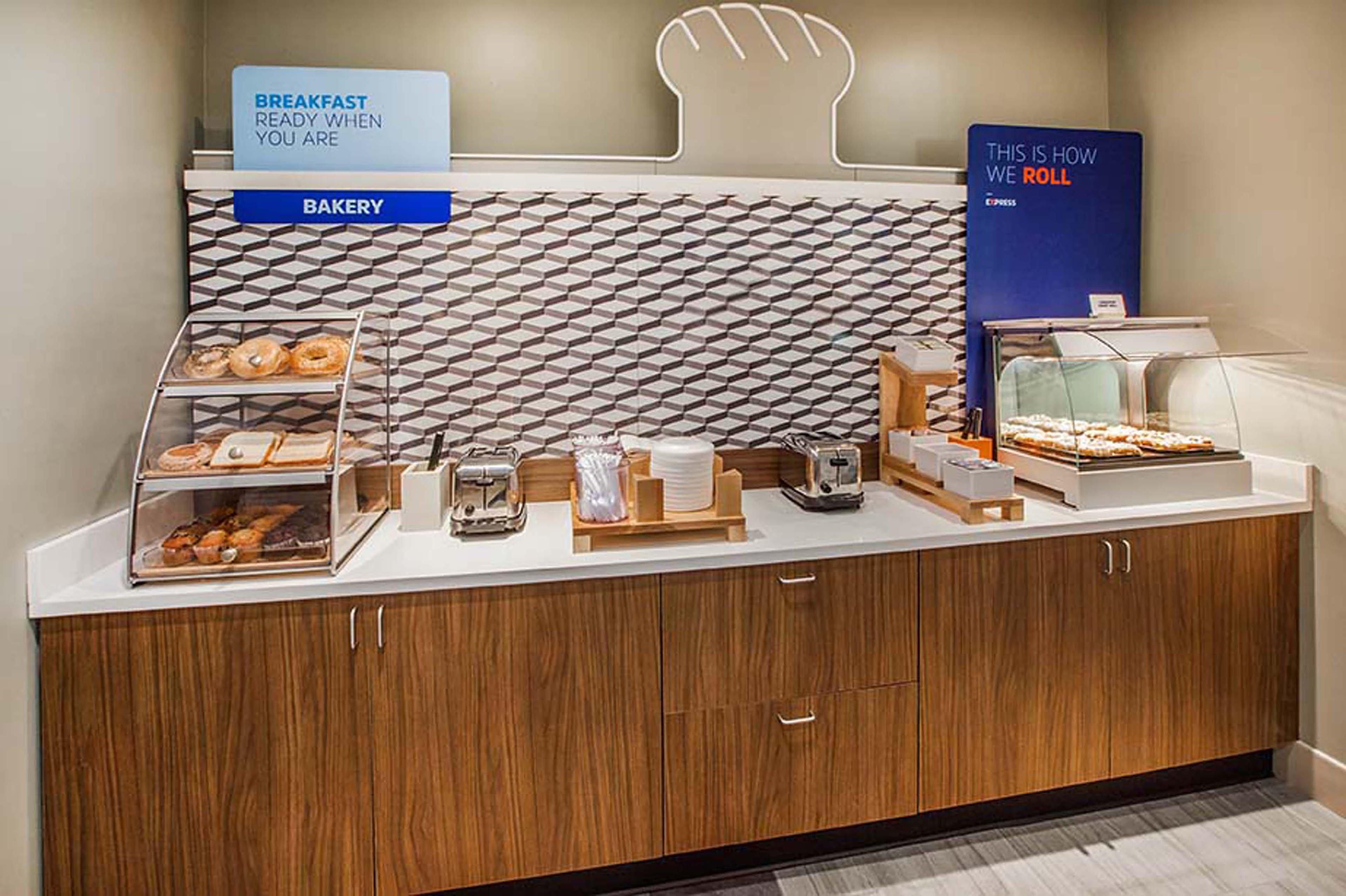 Holiday Inn Express & Suites Portales By Ihg Экстерьер фото