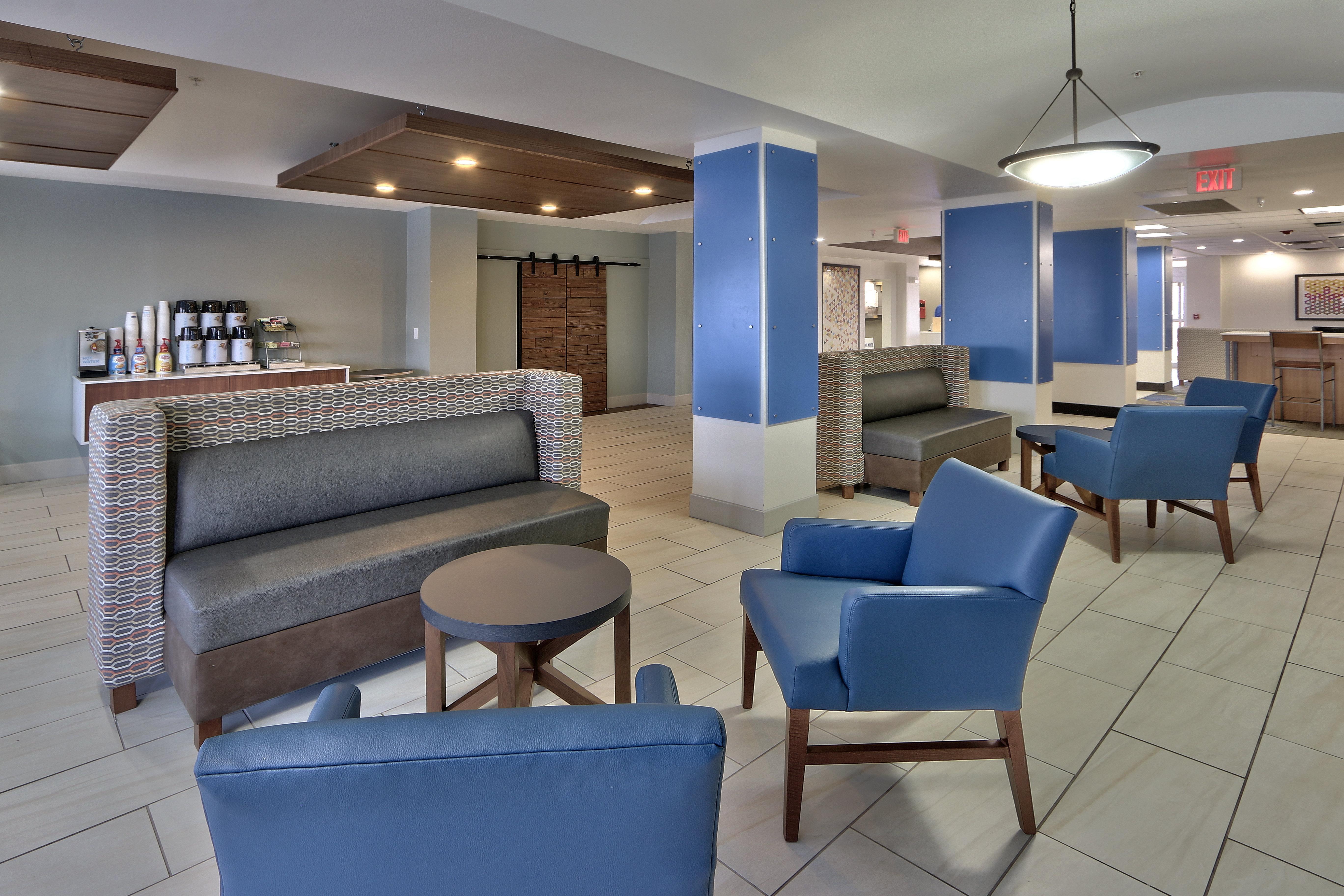 Holiday Inn Express & Suites Portales By Ihg Экстерьер фото