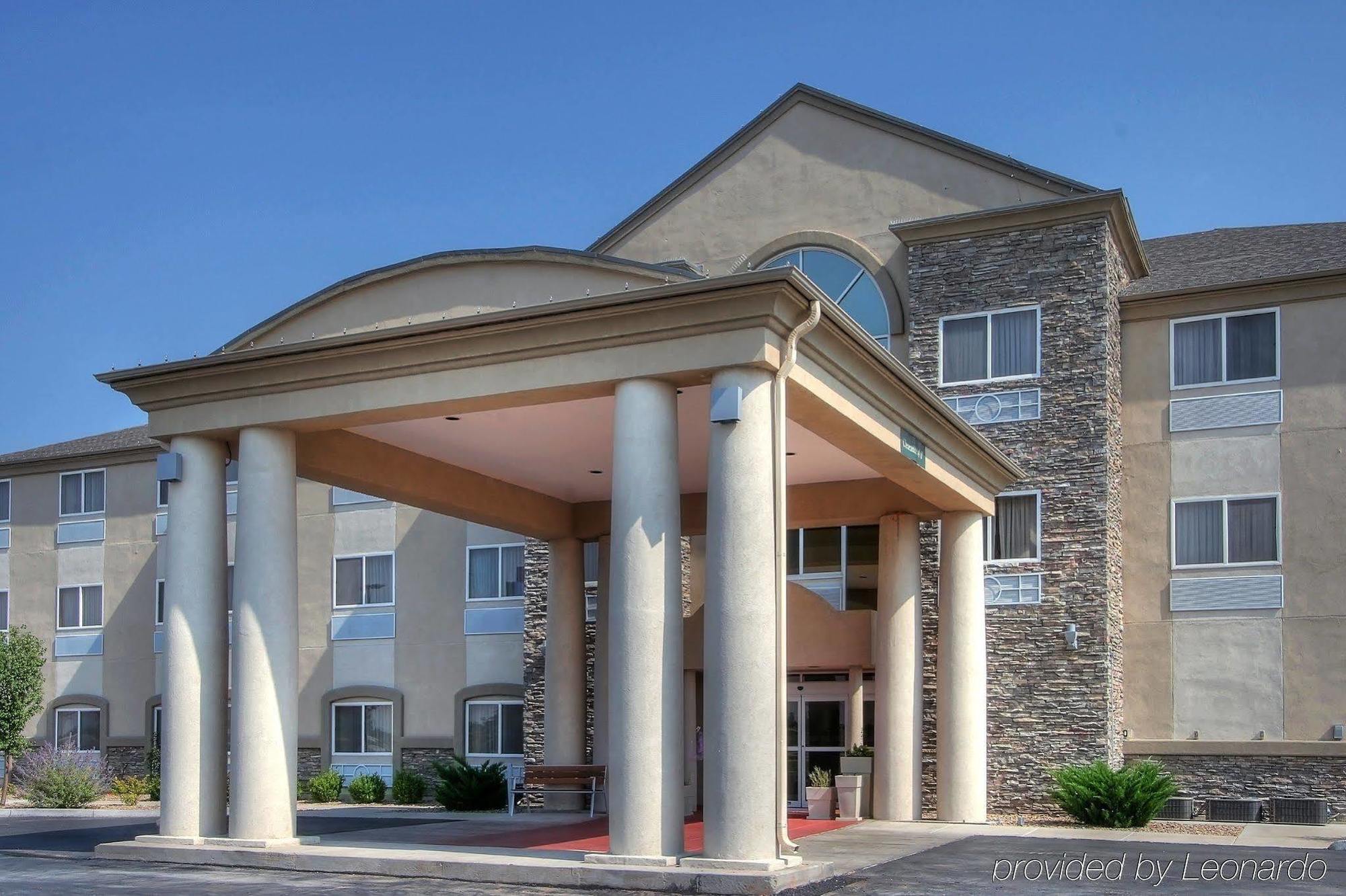 Holiday Inn Express & Suites Portales By Ihg Экстерьер фото