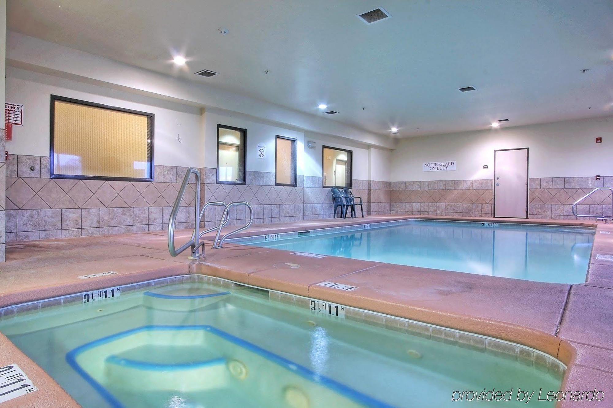 Holiday Inn Express & Suites Portales By Ihg Экстерьер фото